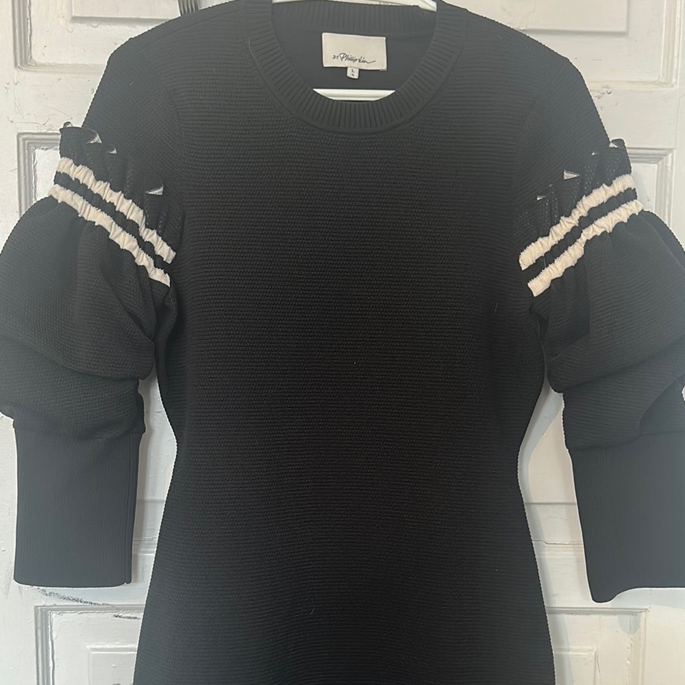 Y—**REPOSH**Elegant Black Dress with Puff Sleeves